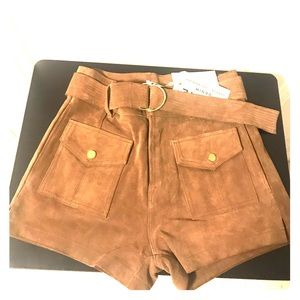 FRAME Sigaro Suede Shorts